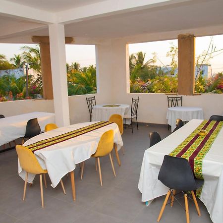 Chambres D'Hotes Villa Luciana Saly الغرفة الصورة