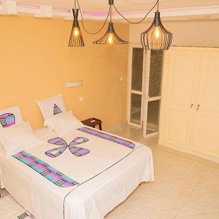 Chambres D'Hotes Villa Luciana Saly المظهر الخارجي الصورة
