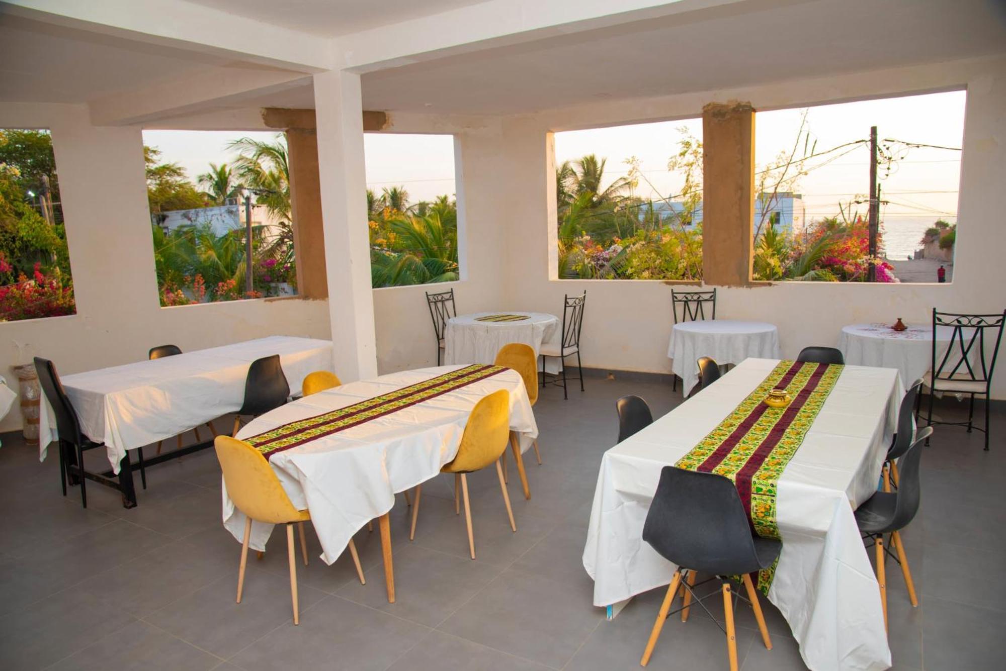 Chambres D'Hotes Villa Luciana Saly الغرفة الصورة