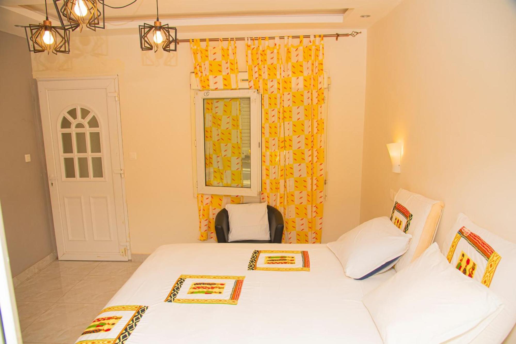 Chambres D'Hotes Villa Luciana Saly المظهر الخارجي الصورة