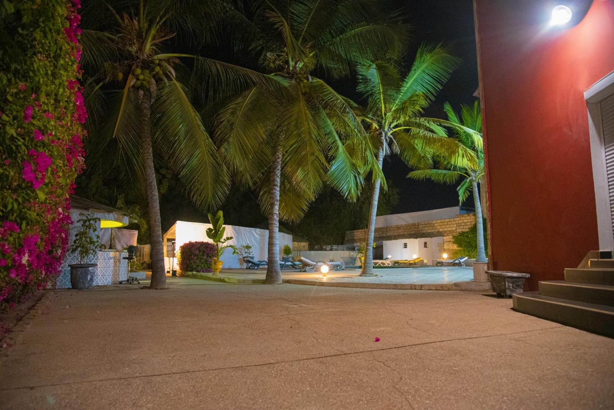 Chambres D'Hotes Villa Luciana Saly المظهر الخارجي الصورة