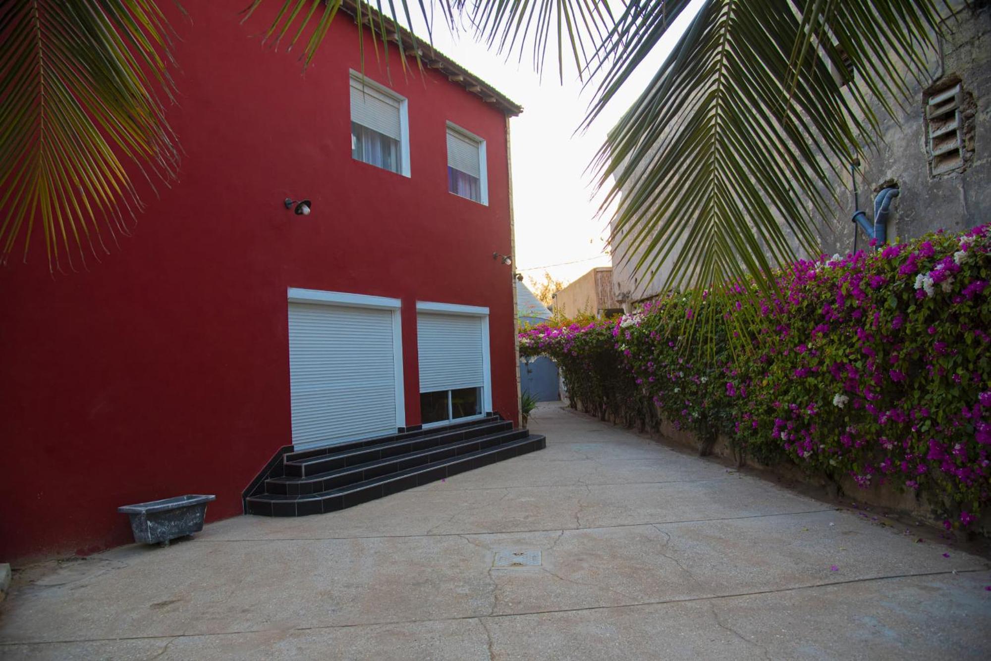 Chambres D'Hotes Villa Luciana Saly المظهر الخارجي الصورة