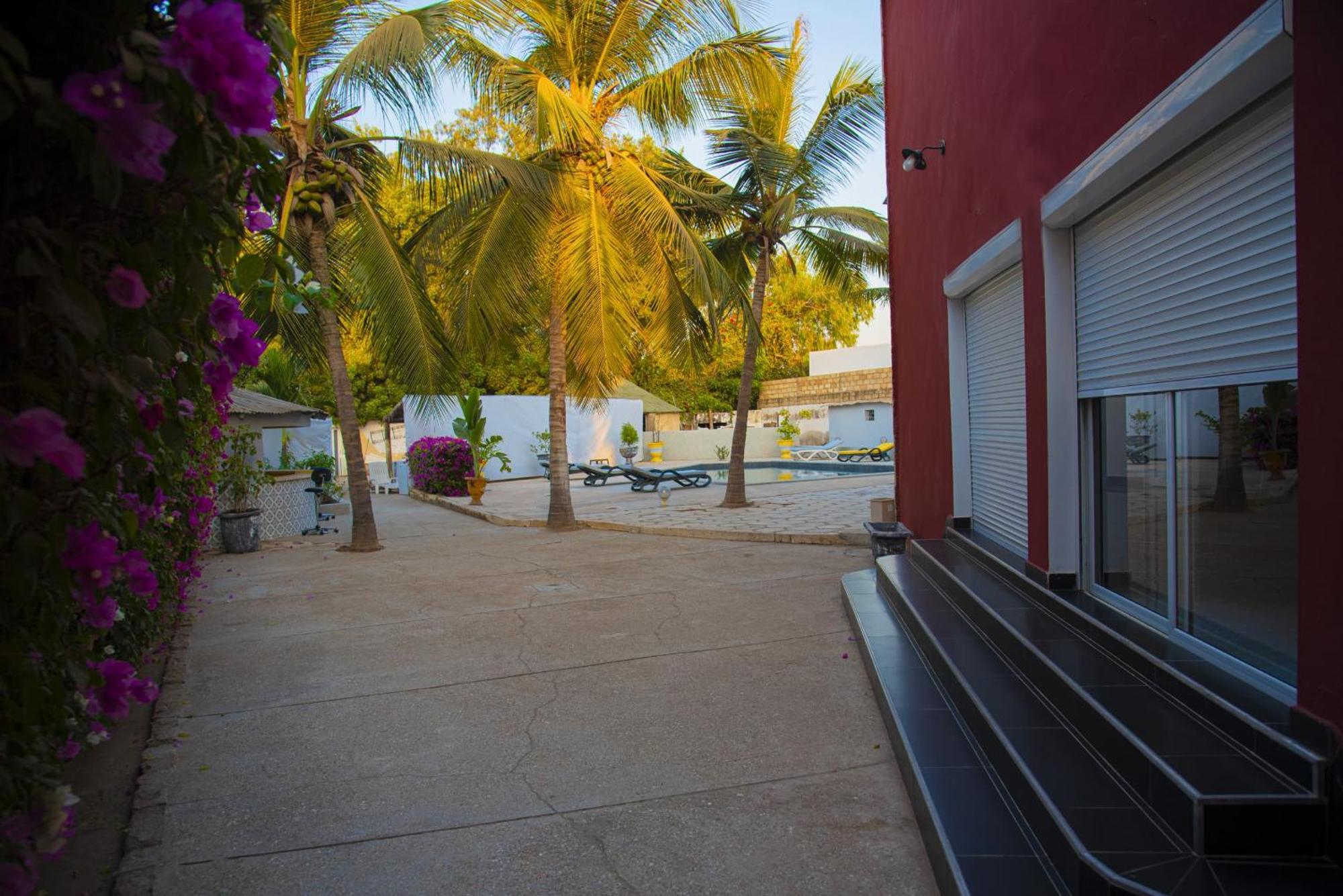 Chambres D'Hotes Villa Luciana Saly الغرفة الصورة
