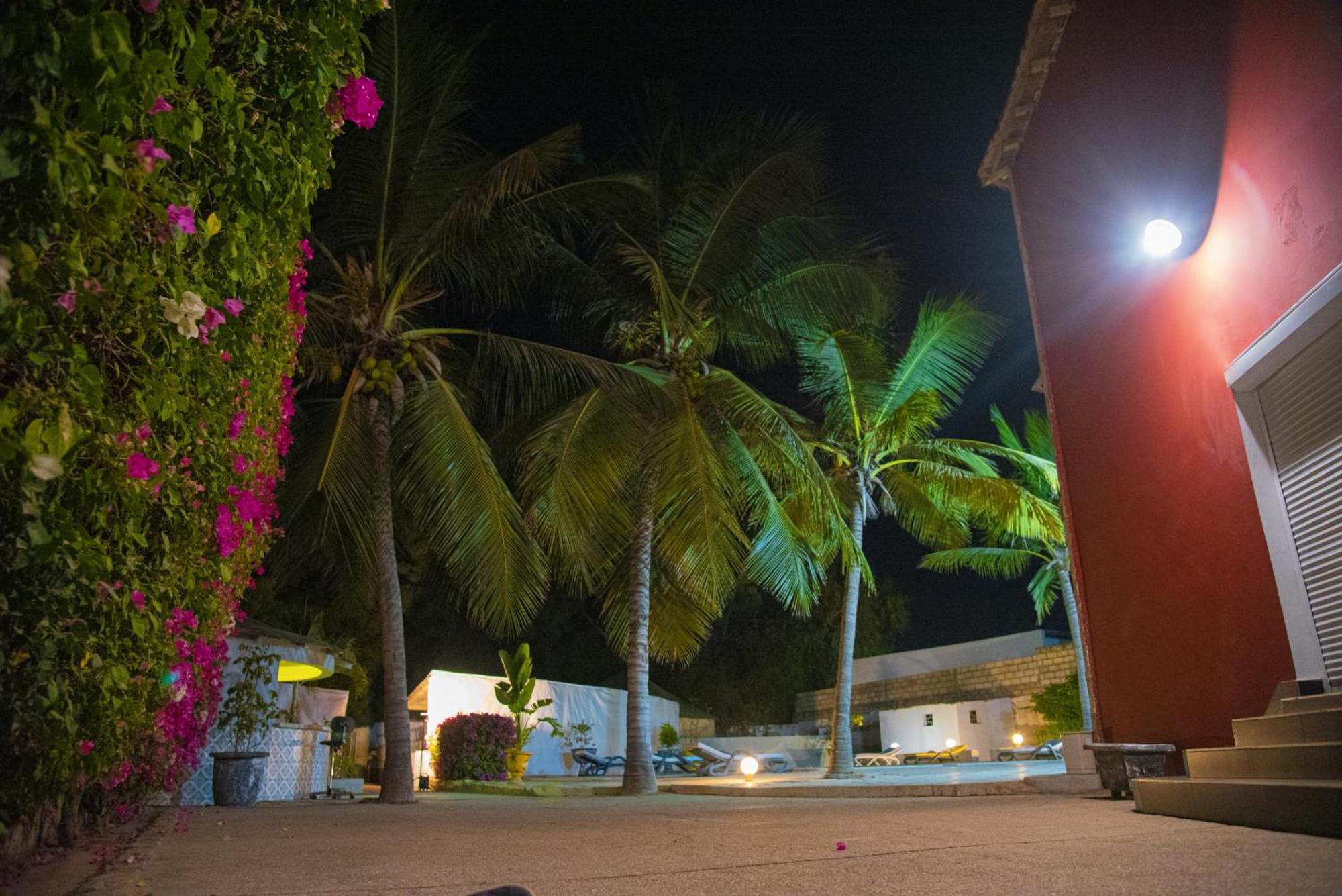 Chambres D'Hotes Villa Luciana Saly الغرفة الصورة