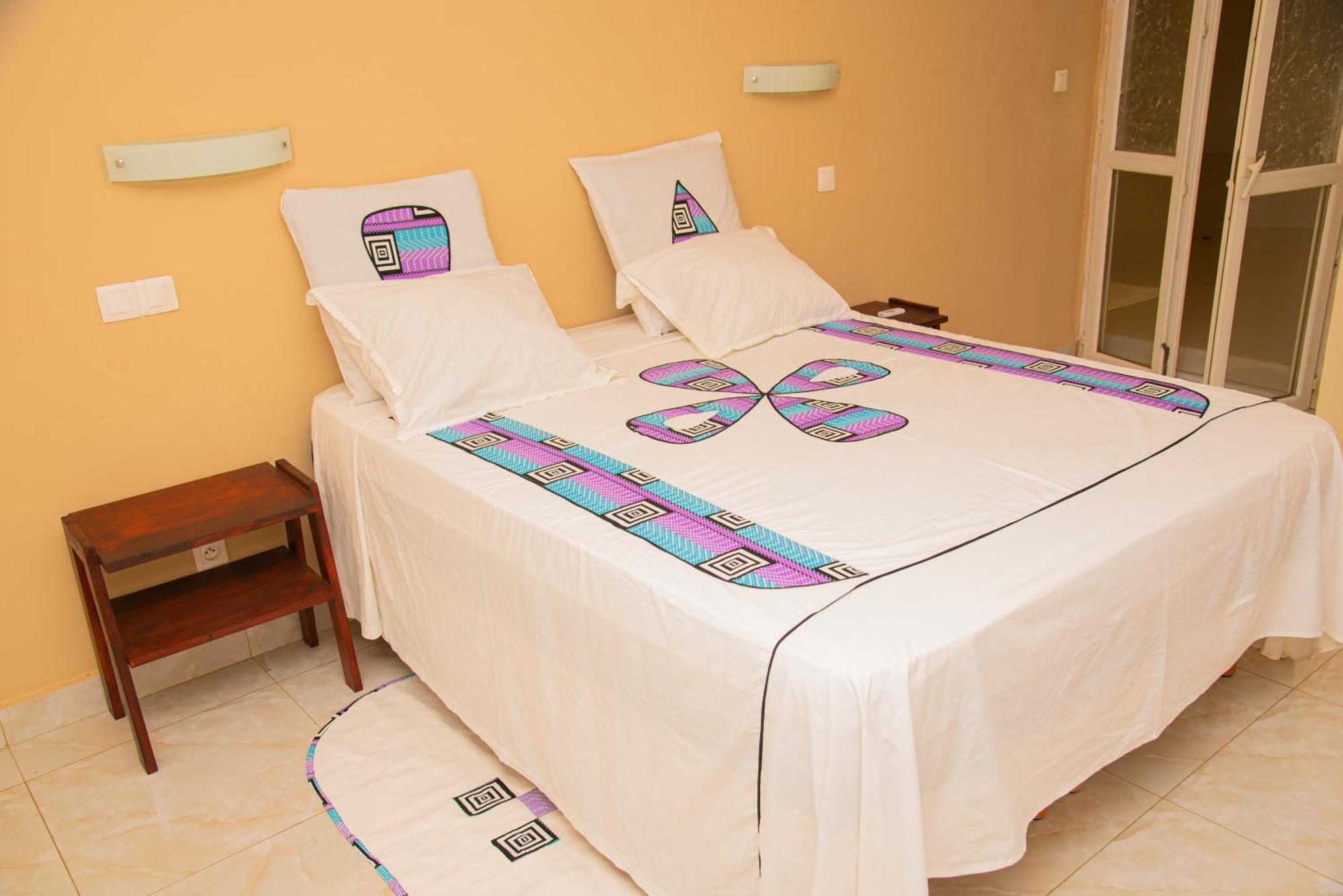 Chambres D'Hotes Villa Luciana Saly المظهر الخارجي الصورة