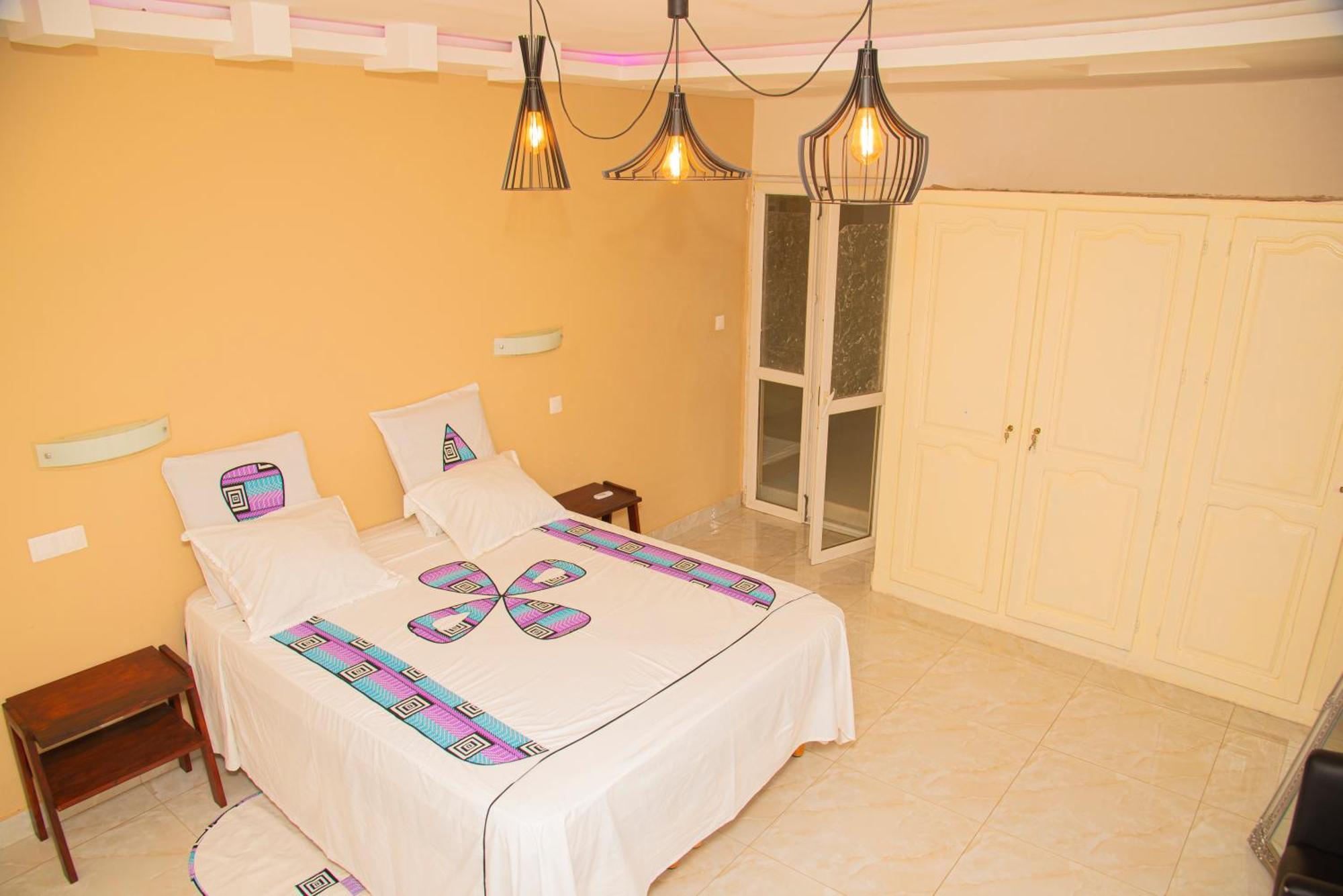 Chambres D'Hotes Villa Luciana Saly المظهر الخارجي الصورة